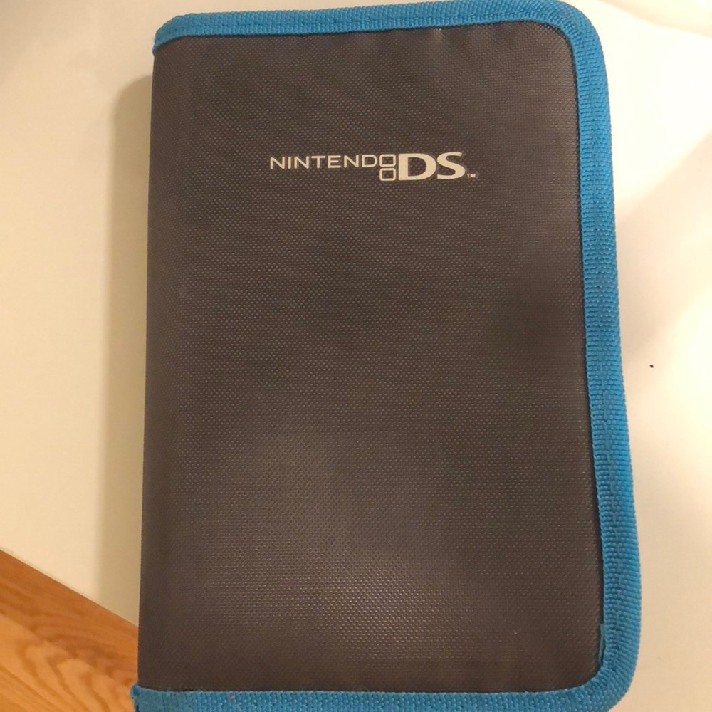 Nintendo case&selling games& can bundle the games